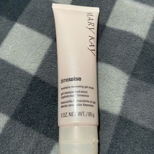 Mary Kay moisture renewing gel mask. New